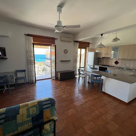 Gioiosamare Apartment